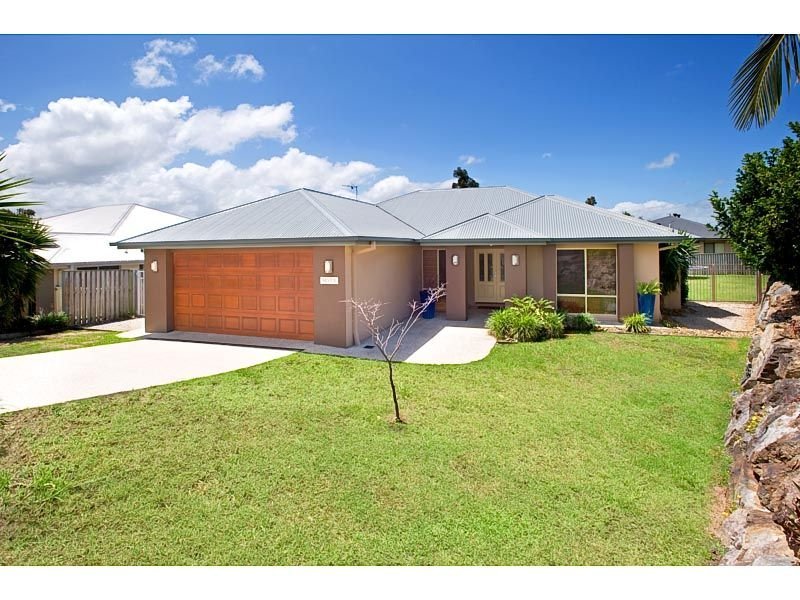 7 Huxley Court, Pacific Pines, QLD 4211