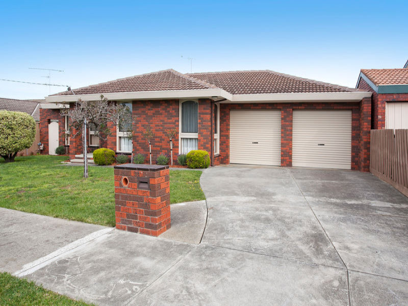 9 Pinecrest Drive, Highton, Vic 3216 - Property Details