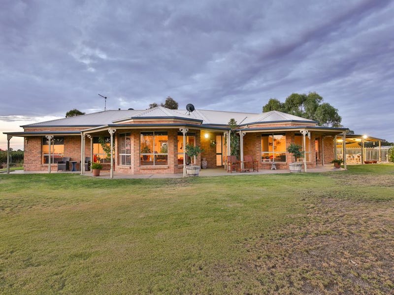 58 River Road, Pomona, NSW 2648