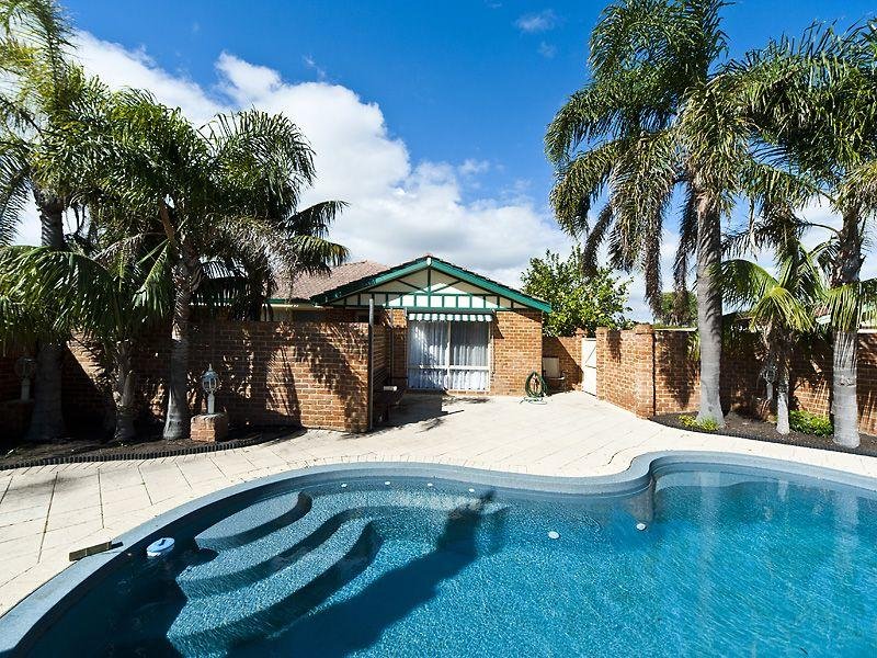 4 Orleans Drive, Port Kennedy, WA 6172