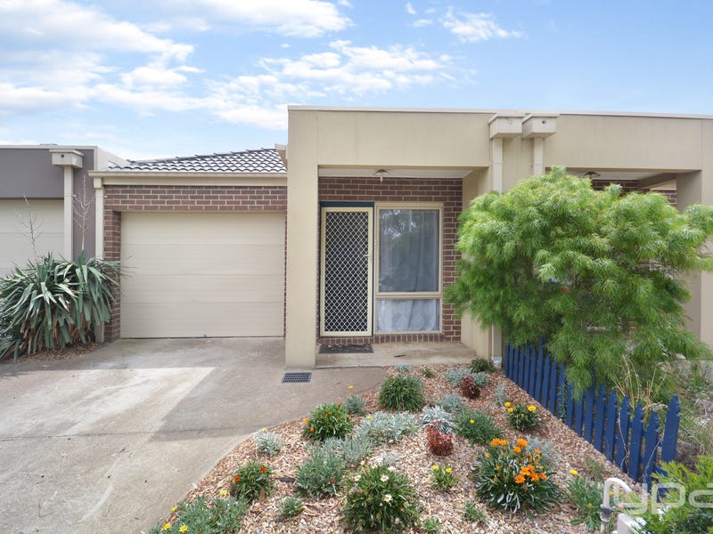 2/94B Ballan Road, Werribee, Vic 3030 Property Details