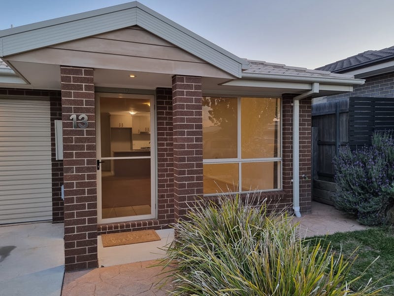 13 Hilda Kincaid Crescent, MacGregor, ACT 2615 House for Rent
