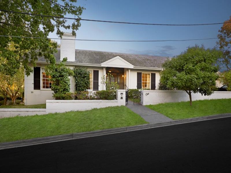 1 Lawrenny Court, Toorak, Vic 3142 Property Details