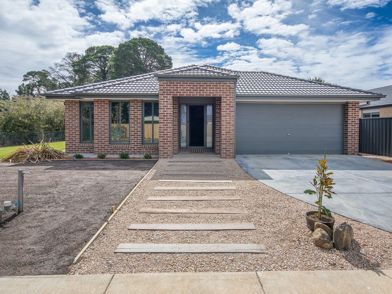 31 Lauder Place, Romsey, Vic 3434 Property Details