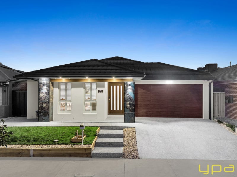 240 Duff Street, Cranbourne West, VIC 3977
