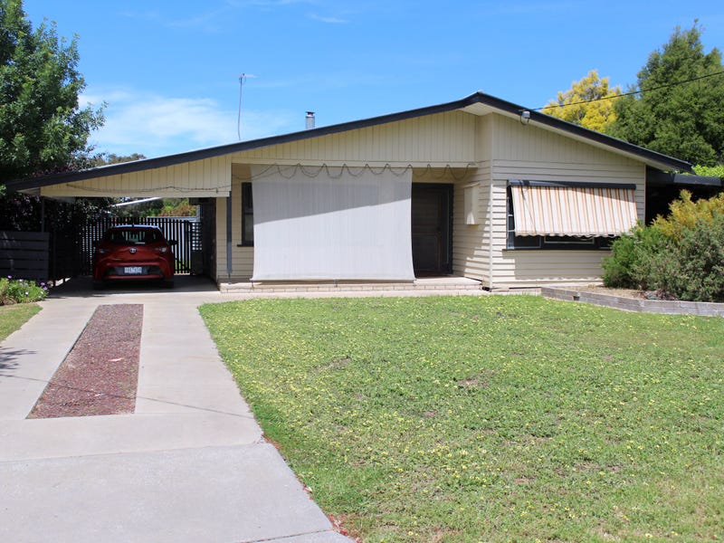 39 Church Street, Nhill, Vic 3418 House for Sale