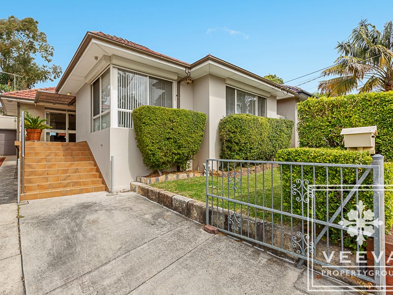 4 Atkins Avenue, Russell Lea, NSW 2046
