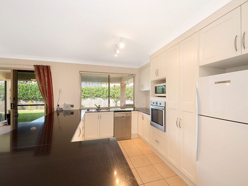 8 Harvard Street, Moggill, Qld 4070 Property Details