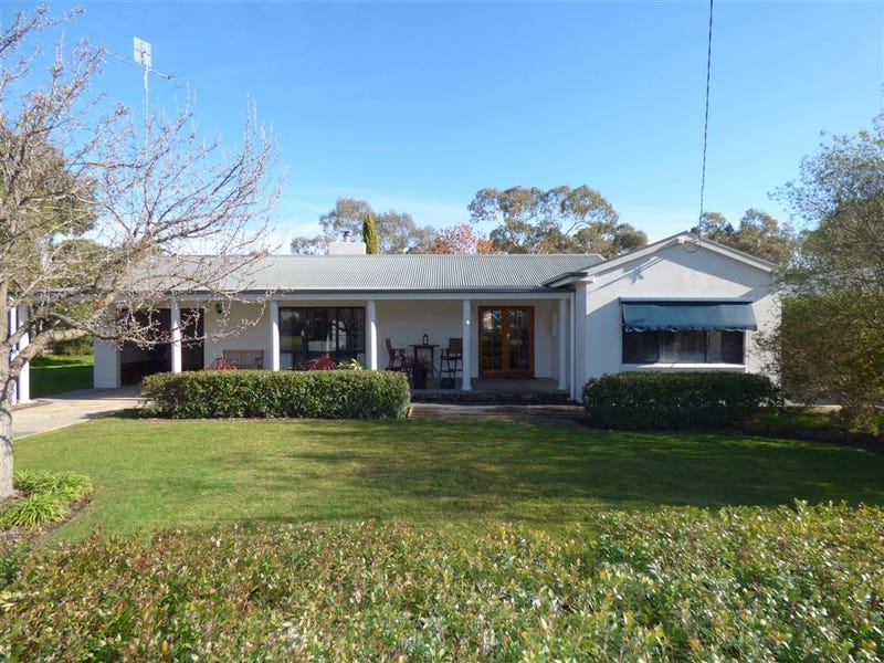 6 Wannon Ave, Edenhope, Vic 3318 Property Details