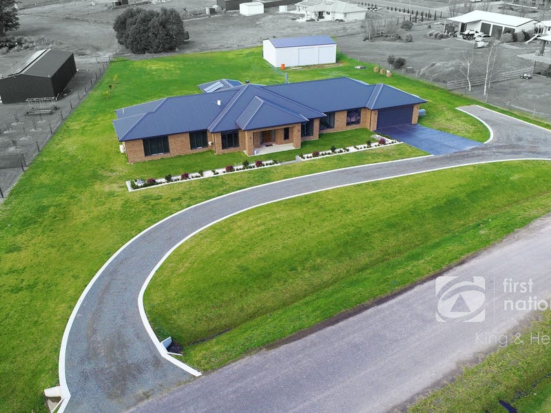 8 Ian Court, Wy Yung, VIC 3875