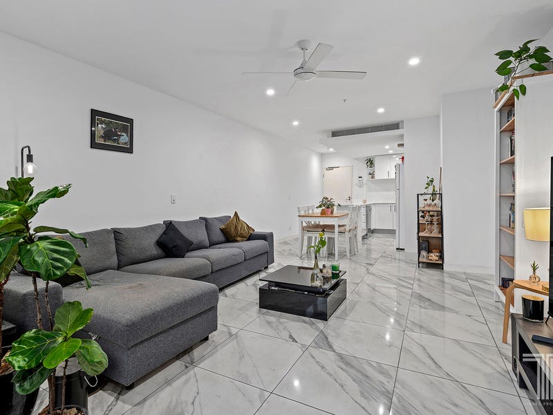302/7074 Carl Street, Woolloongabba, Qld 4102 Unit for Sale