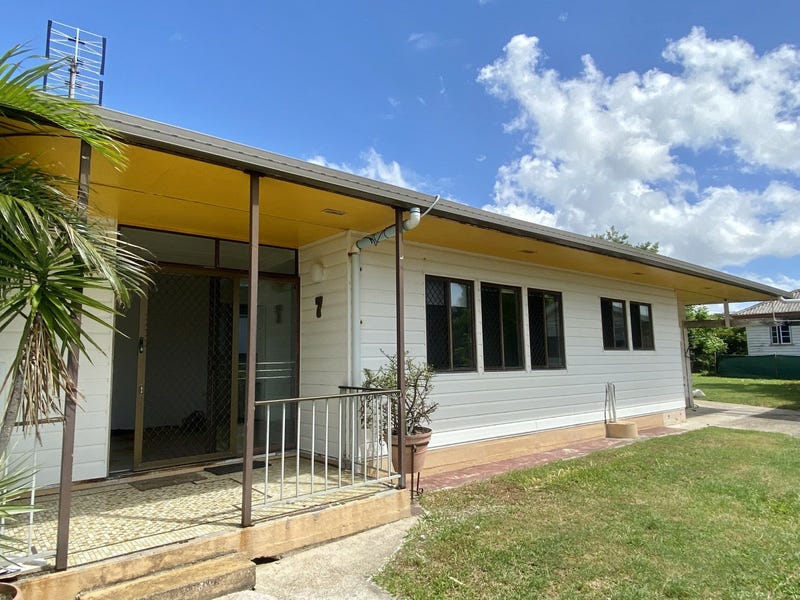 7 Mayes Avenue, Caloundra, QLD 4551 - realestate.com.au