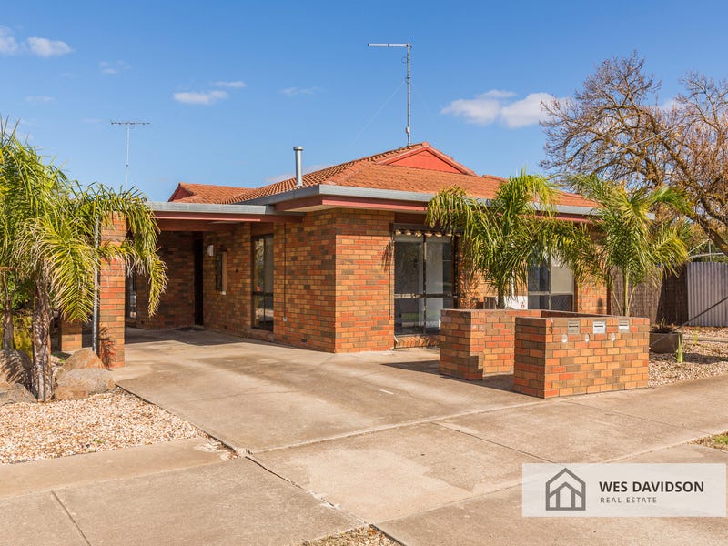 1/4 Searle Street, Horsham, Vic 3400 Property Details