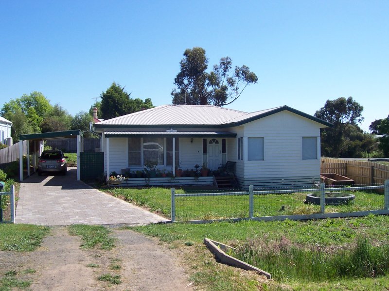 10 STEIGLITZ STREET, Ballan, Vic 3342 Property Details