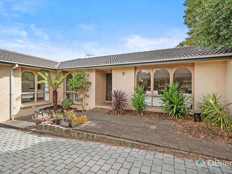 82 Lindrum Road, Frankston, Vic 3199 Property Details