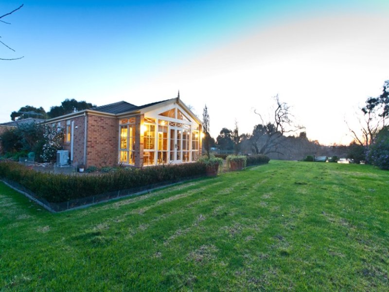 203 Belgravehallam Road, Narre Warren North, VIC 3804