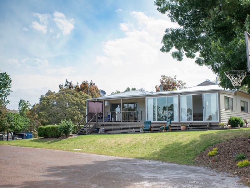 113 Mount Gambier Road, Casterton, Vic 3311 Property Details