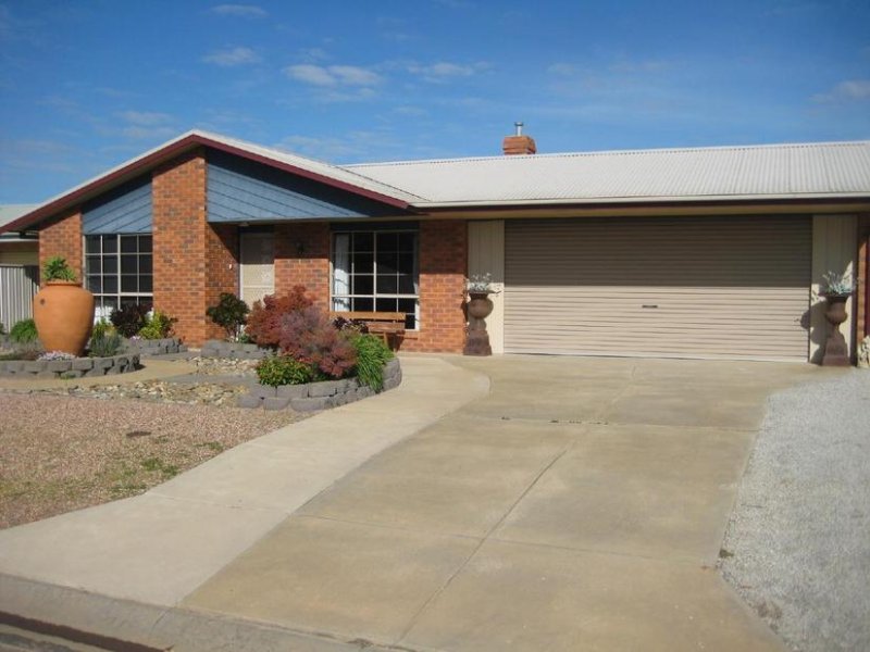 1 McMahon Place, Moama, NSW 2731 Property Details