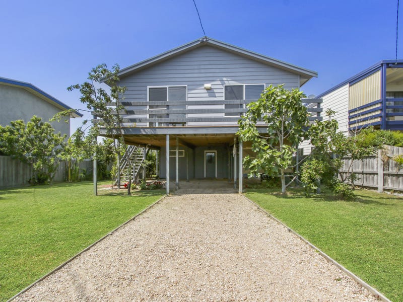 16 Lakeside Drive, Lake Tyers Beach, VIC 3909