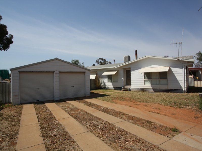16 Longworth Street, Cobar, NSW 2835