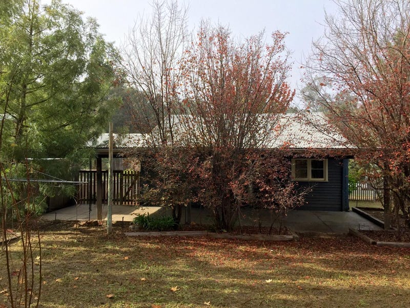 21 Marginata Crescent, Dwellingup, WA 6213 Property Details