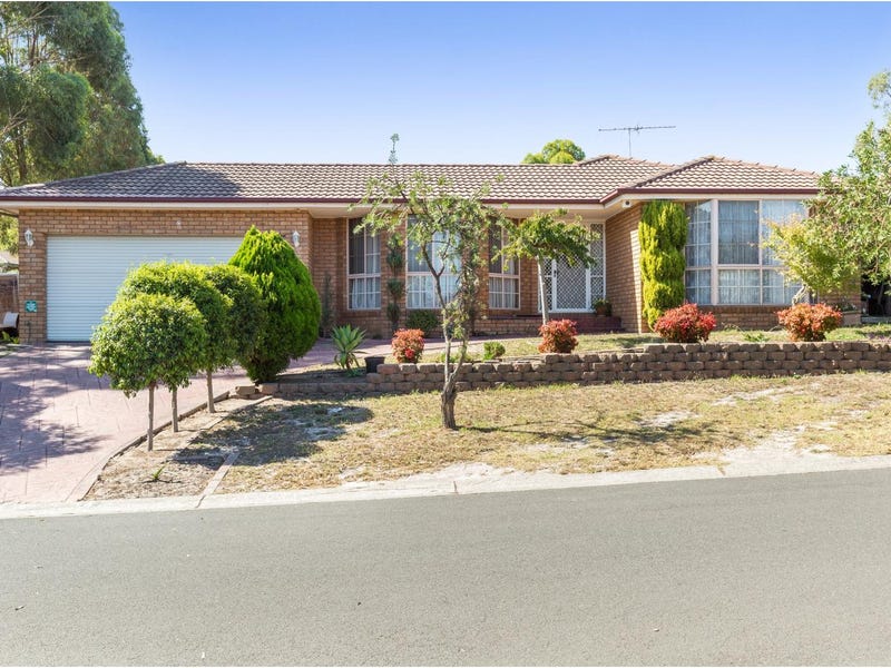 4 Weir Court Roxburgh Park Vic 3064 Realestate Com Au