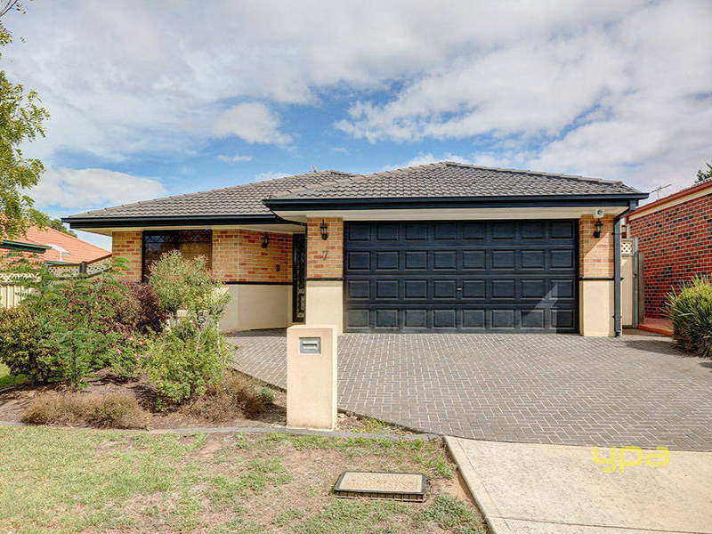 7 Wareham Court, Hillside, VIC 3037 - realestate.com.au