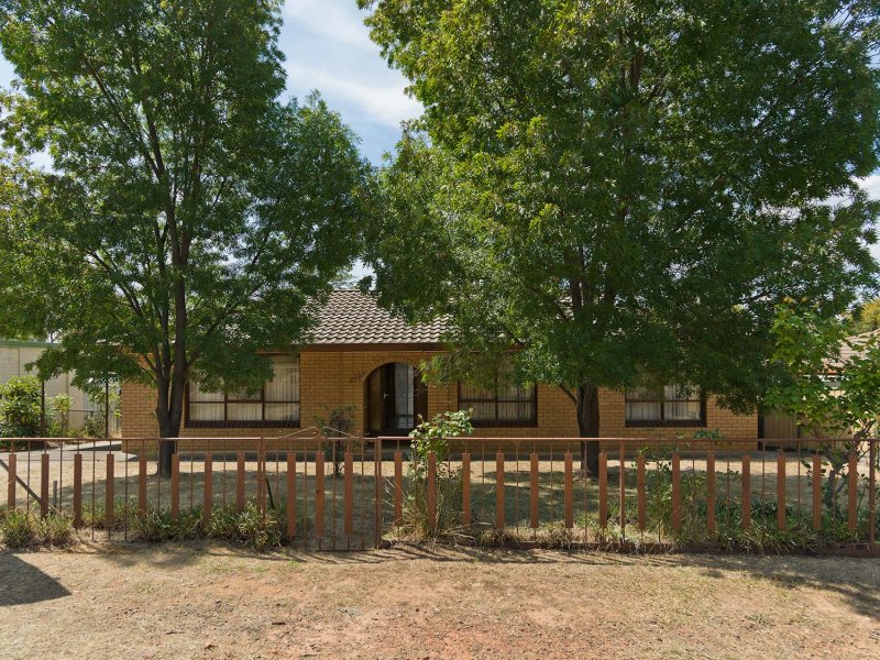 11 Etty Street, Castlemaine, Vic 3450 Property Details