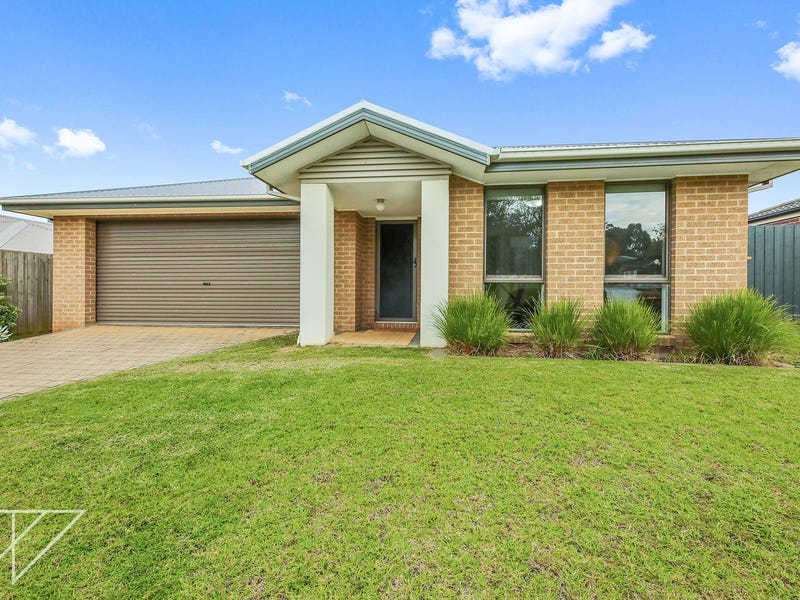 25 Springwater Drive, Drouin, Vic 3818 - Property Details