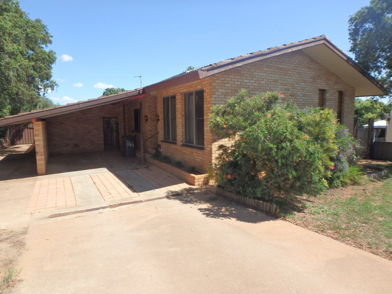 144 Kitchener Road, Temora, NSW 2666 - Property Details