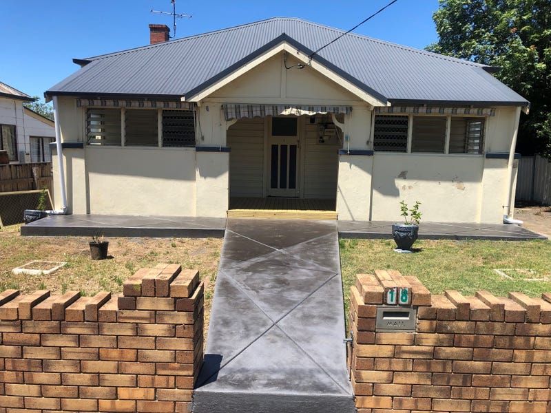 18 Phillip Street, West Tamworth, NSW 2340