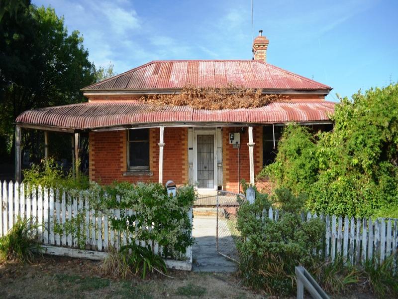 40 Mellish Street, Beechworth, Vic 3747 - Property Details