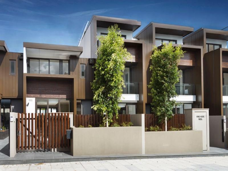 18 Pin Oak Court, Canterbury, VIC 3126