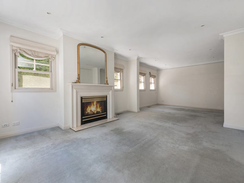 1/10 Canberra Road, Toorak, VIC 3142