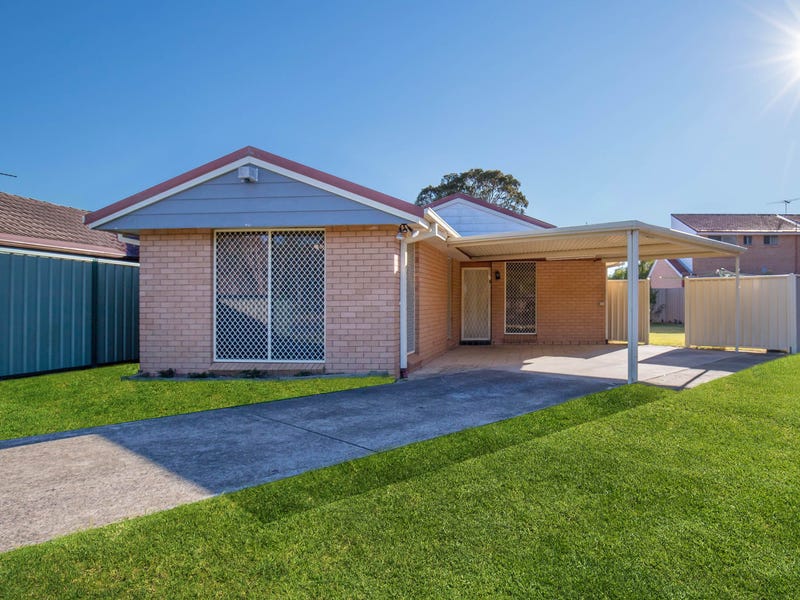 15 Rangers Road, St Helens Park, NSW 2560