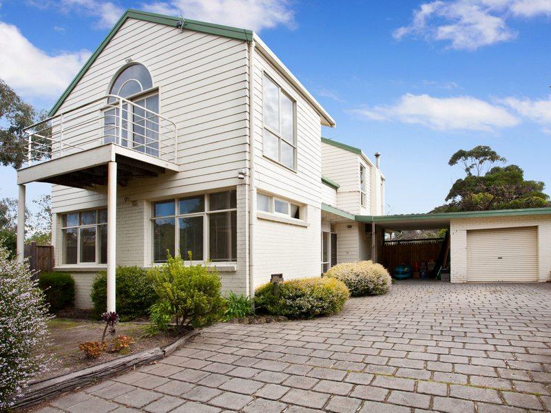 17 Koornalla Cres, Mount Eliza, VIC 3930