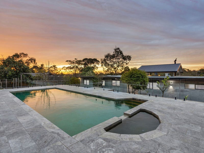 Real Estate & Property for Sale in Mount Eliza, VIC 3930 (+1 location