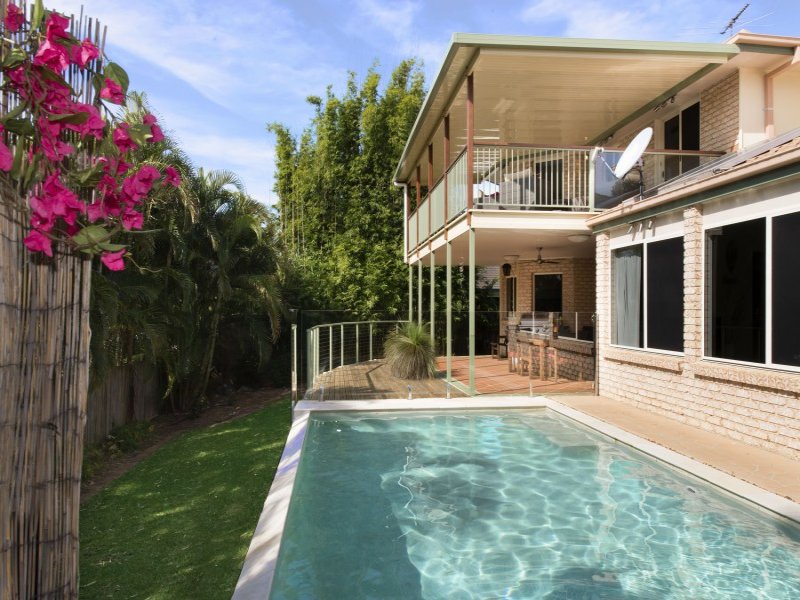 10 Willow Place, Carindale, Qld 4152 Property Details