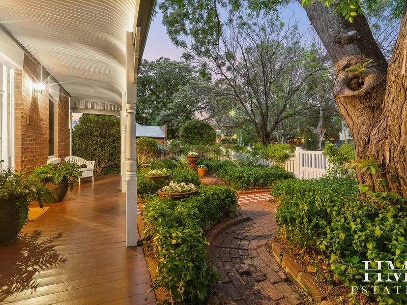 7 Meadow Street, Guildford, WA 6055 Property Details