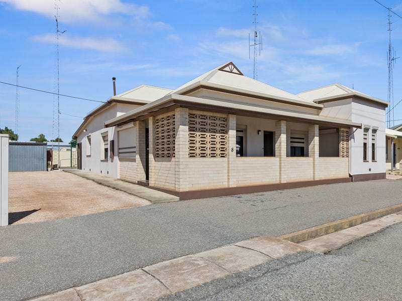 8 Hughes Street, Wallaroo, SA 5556