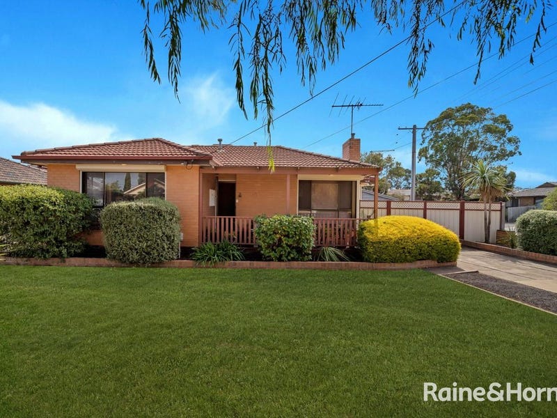 10 Barries Road, Melton, Vic 3337 House for Sale