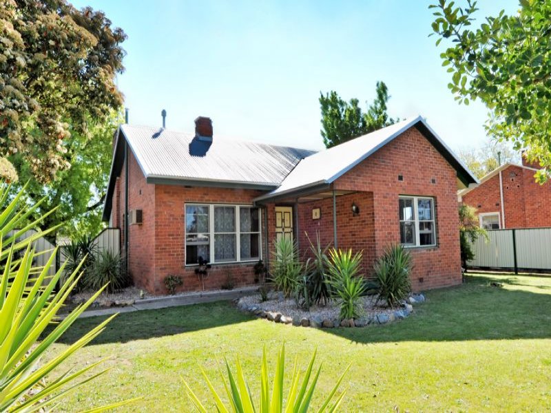 8 Gowrie Street, Shepparton, Vic 3630 Property Details