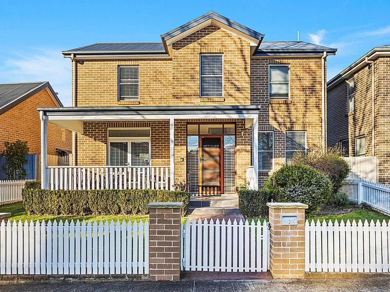 7 Broughton Avenue, Tullimbar, NSW 2527