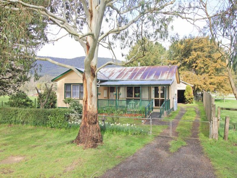 16 Plants Lane, Woodend, Vic 3442 Property Details