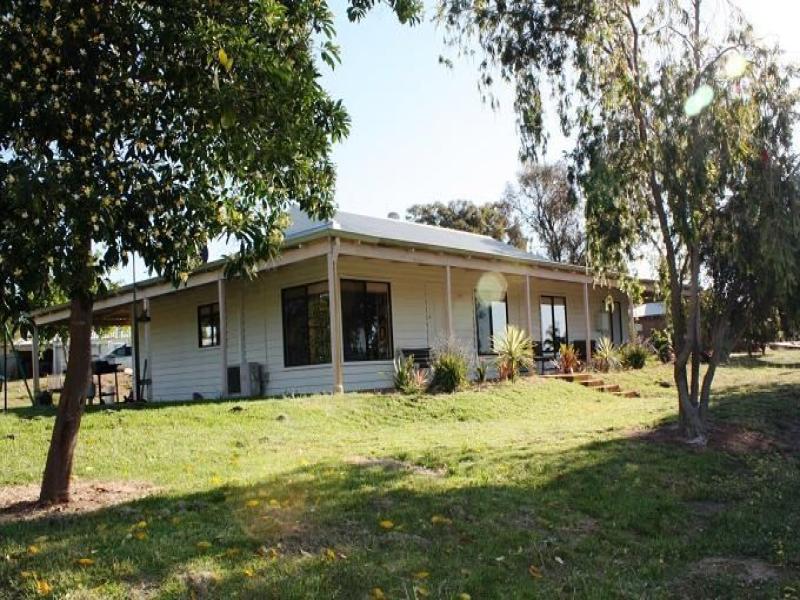 55 Lefroy St, Gingin, WA 6503 Property Details