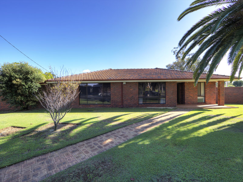 11 Sorrel Court, Forrestfield, WA 6058 Property Details