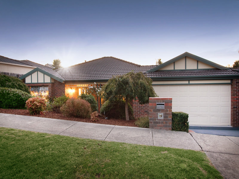 30 Grange Circuit, Beaconsfield, VIC 3807