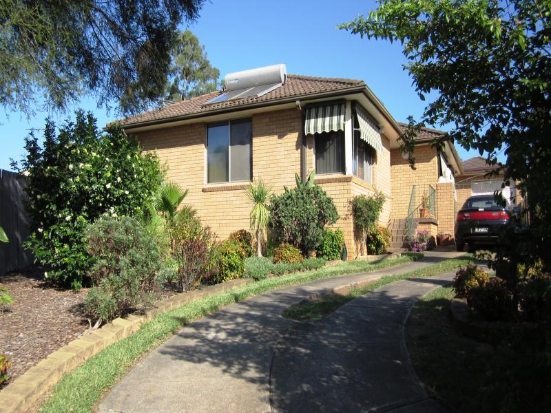 8 Buka Place, Glenfield, NSW 2167 Property Details