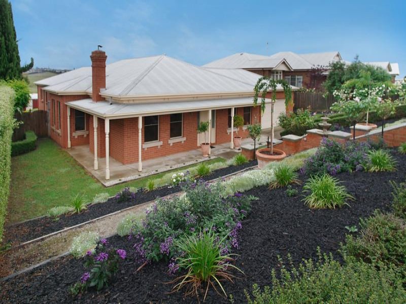 76 Meadowvale Drive, Grovedale, VIC 3216