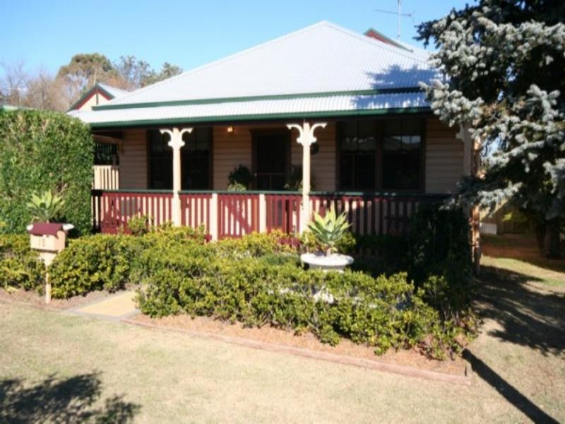 15 Luker Street, Elderslie, NSW 2570